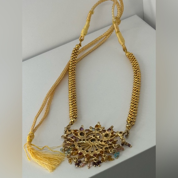 Multicolor statement Pendant Necklace - Picture 6 of 7